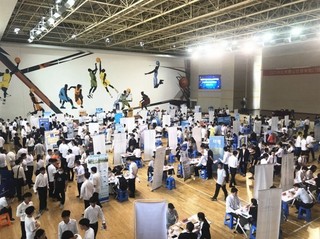 “秋招季”，千万大学生涌向就业市场那些行业领跑？[图]